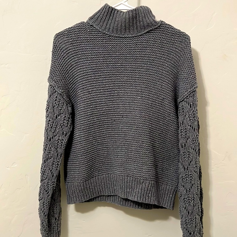 Sweater with lace sleeves